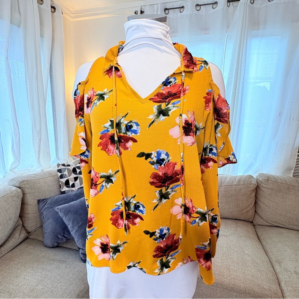 6 for$20❤️bundle item!Moa Moa Floral Yellow cold shoulder Blouse
